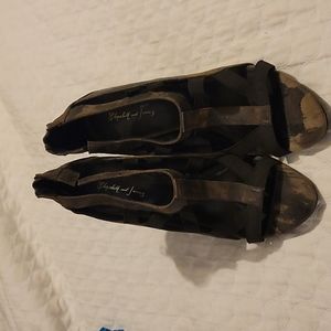 Camouflage 10B heels